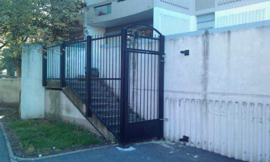 Portail métallique Stains