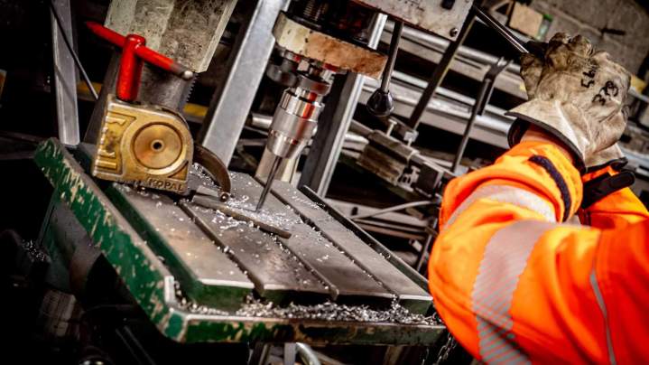 Forage de pièce métallique Stains